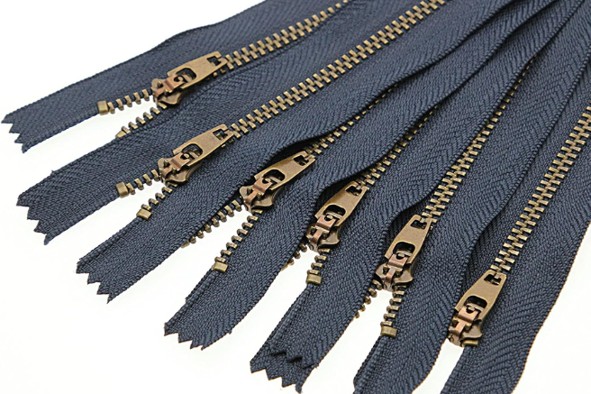 Antique Brass Zipper Manufacturer & Supplier in Pakistan - Muqadas Zipper 2