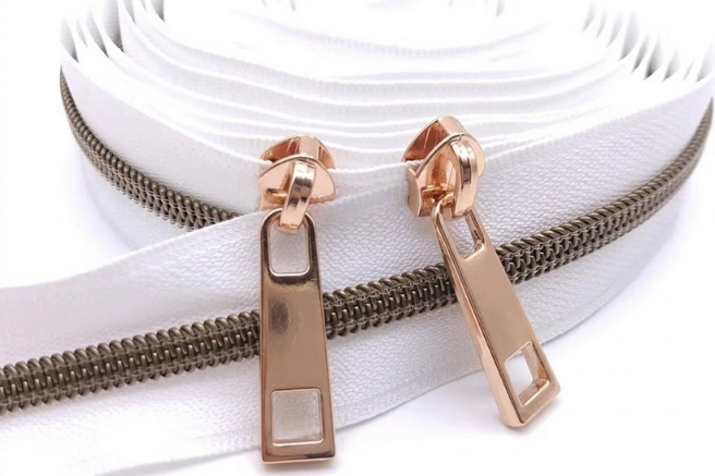 Antique Brass Zipper Manufacturer & Supplier in Pakistan - Muqadas Zipper 3