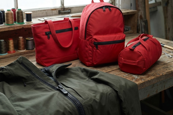 Black Vislon Zipper on red bags