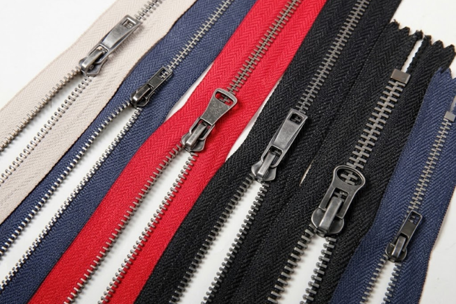 Metal Zipper Supplier and Manufacturer in Pakistan - Muqadas Zipper Innder