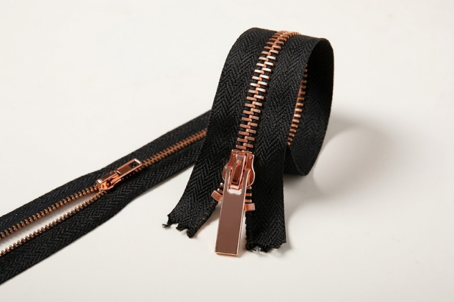 Metal Zipper Supplier and Manufacturer in Pakistan - Muqadas Zipper banner